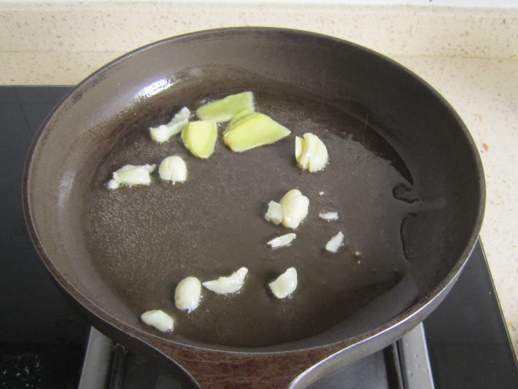 香菇鸡腿焖饭步骤8