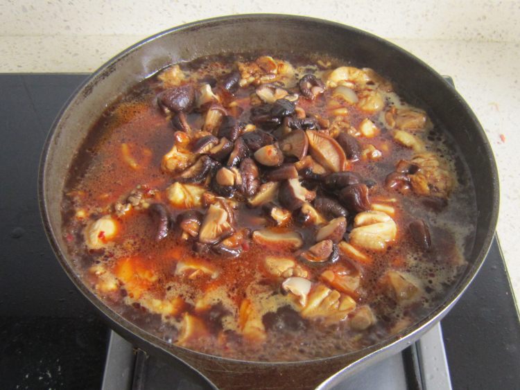 香菇鸡腿焖饭步骤12