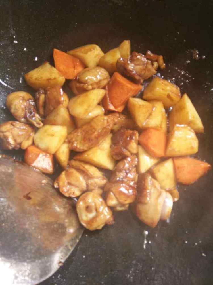 土豆炖鸡腿步骤6