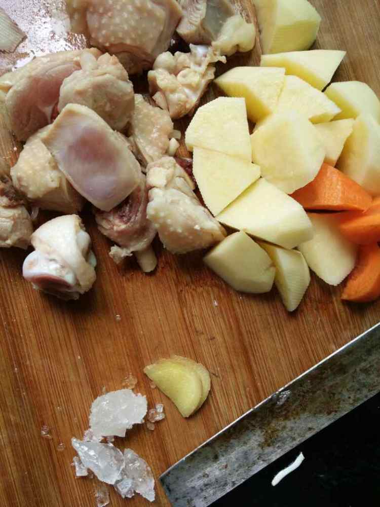 土豆炖鸡腿步骤4