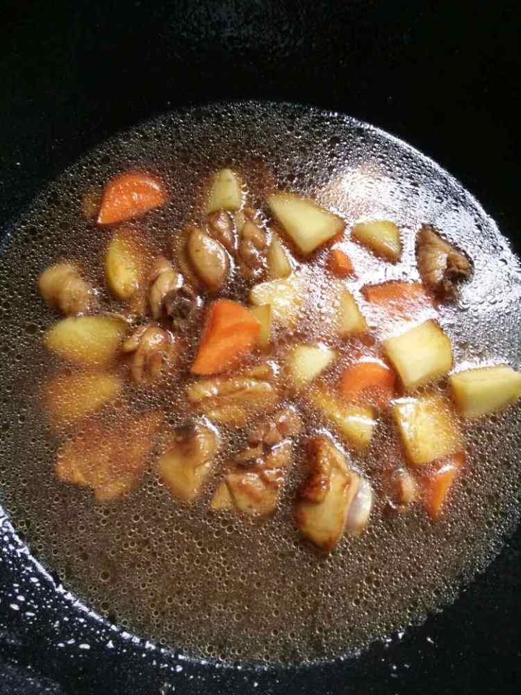 土豆炖鸡腿步骤7