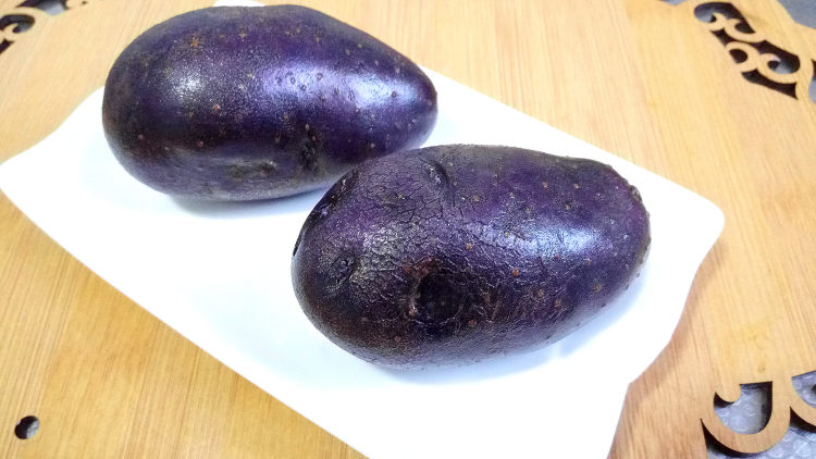 黑土豆烧鸡腿步骤5