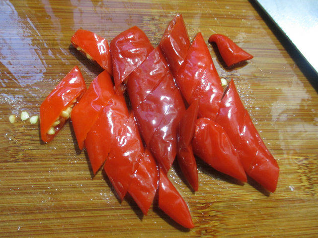 泡椒炒鸡块步骤2