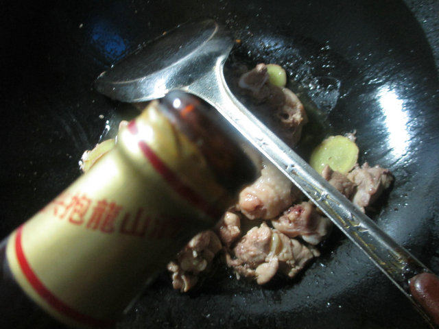 泡椒炒鸡块步骤5