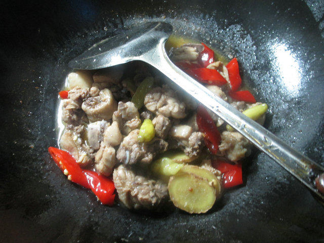 泡椒炒鸡块步骤9