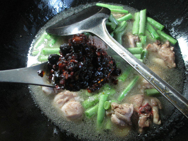 梅豆烧鸡块步骤10