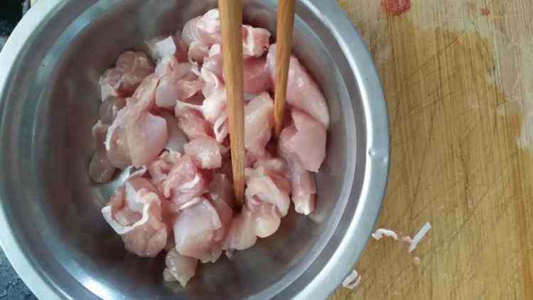 鸡腿烩饭步骤2