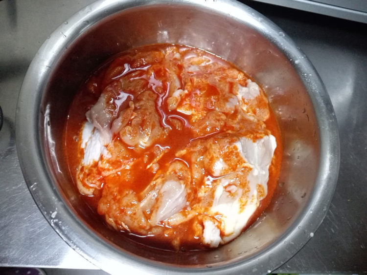 奥尔良鸡腿卷步骤3