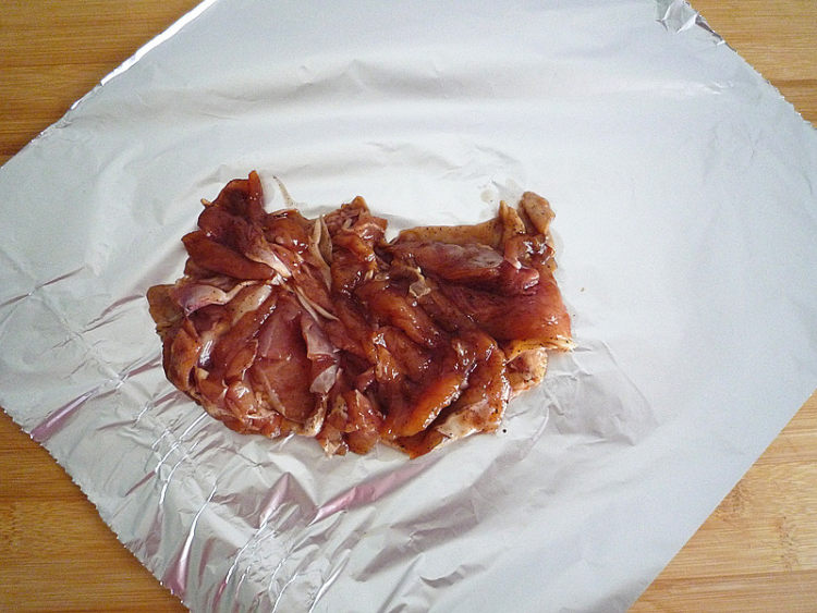 叉烧鸡腿卷步骤5