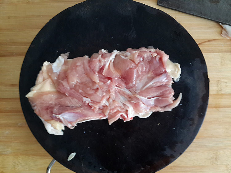 叉烧鸡腿卷步骤2