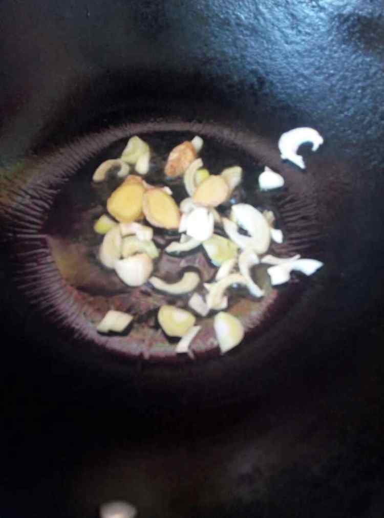 鸡腿炖土豆步骤4