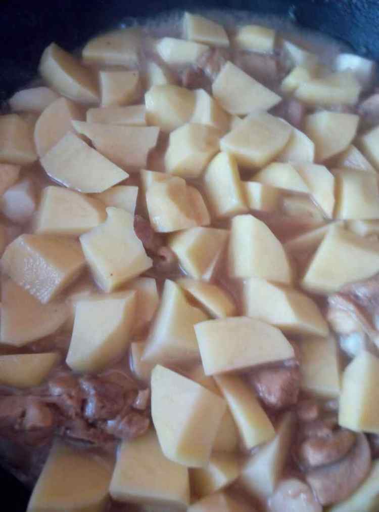 鸡腿炖土豆步骤8