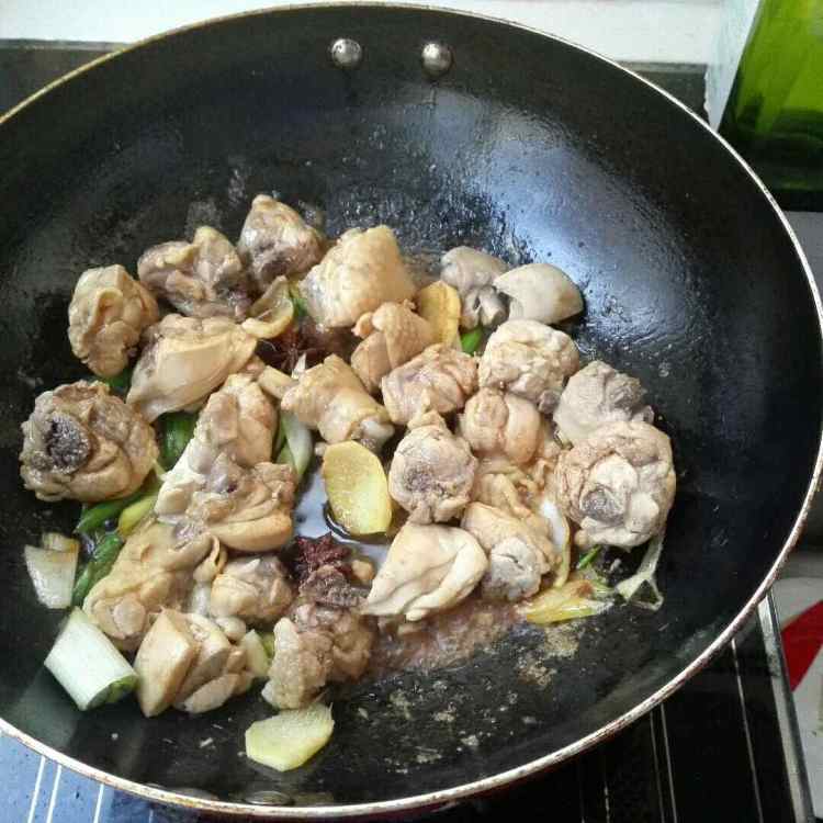鸡肉炖土豆胡萝卜步骤8