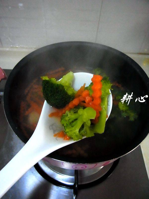 西兰花萝卜鸡汤步骤12