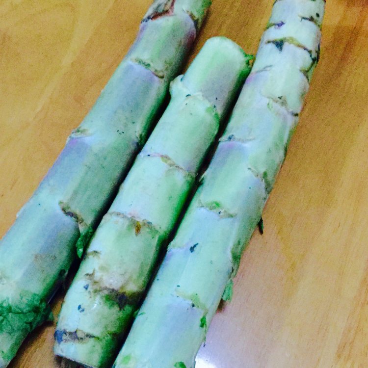 鸡腿炒莴笋步骤1
