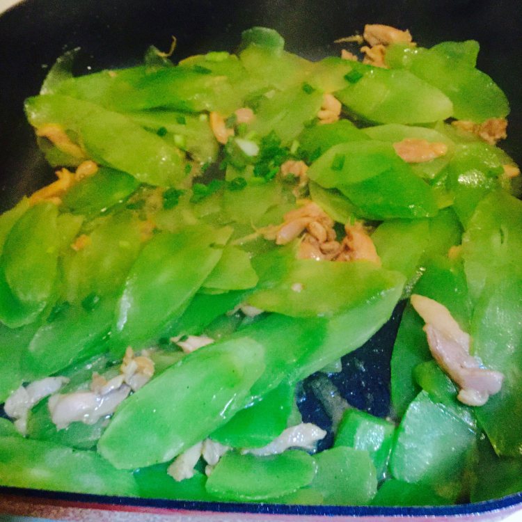 鸡腿炒莴笋步骤7
