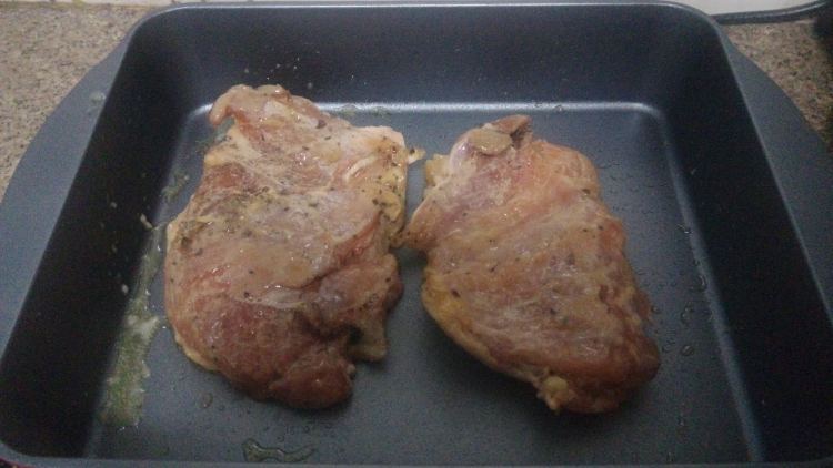 黑椒鸡腿汉堡步骤5