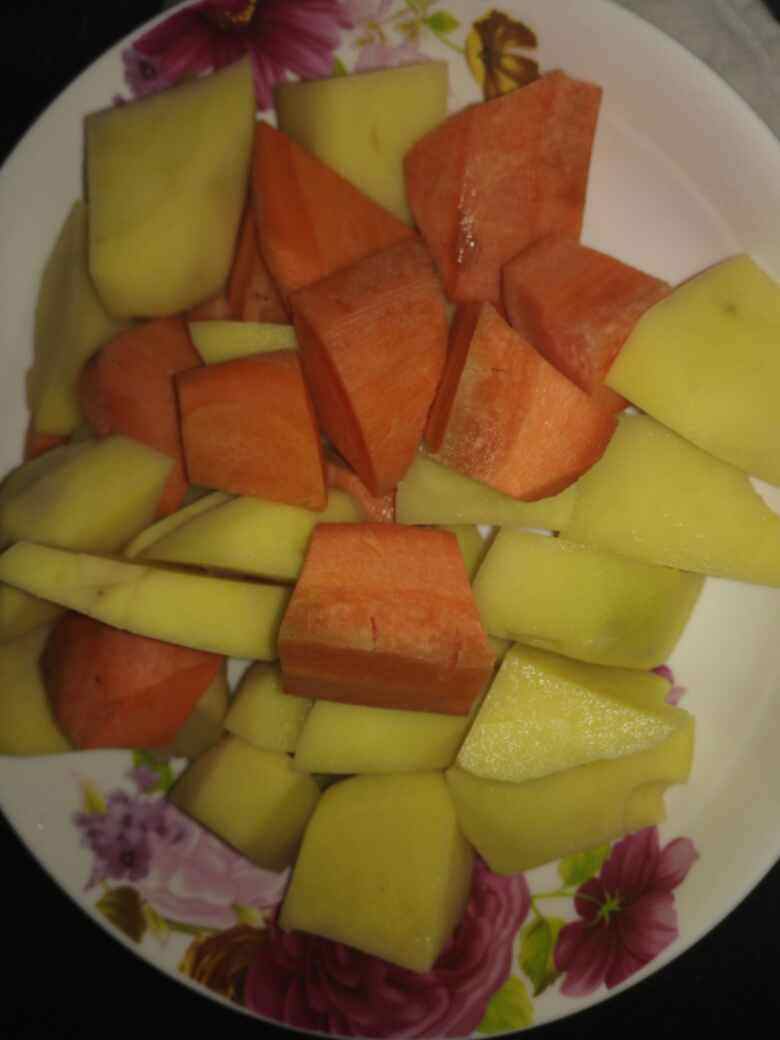 鸡腿炖土豆胡萝卜步骤5