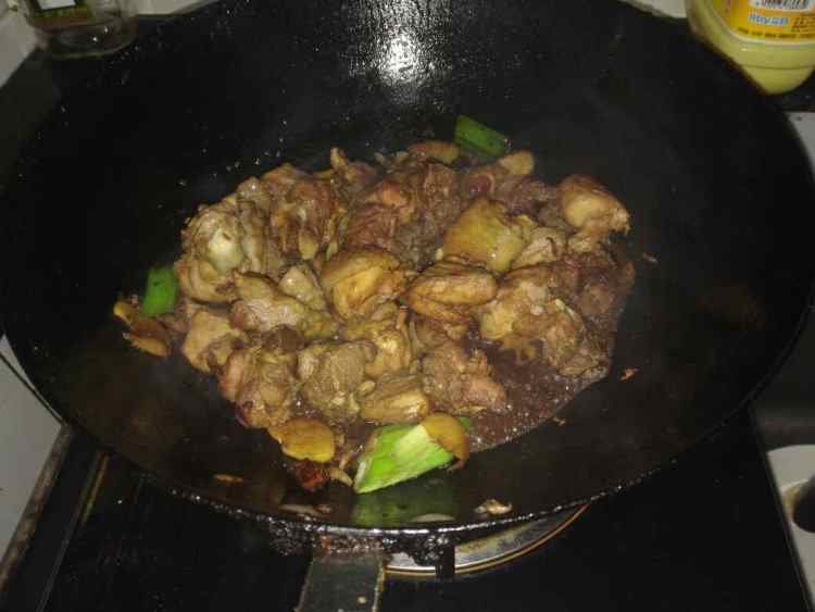 鸡腿炖土豆胡萝卜步骤9