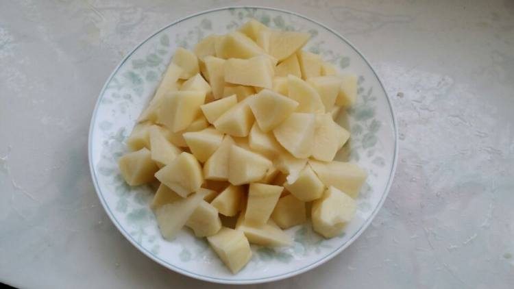 酱油炖鸡腿步骤2
