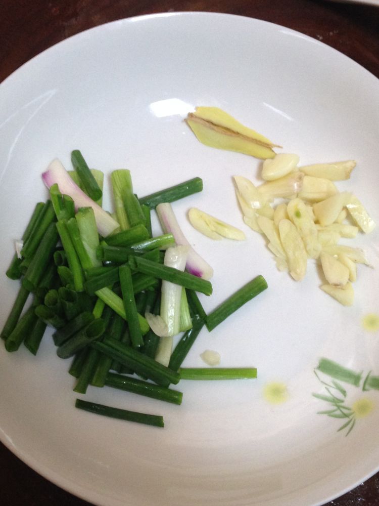 黑胡椒滑鸡煲步骤1