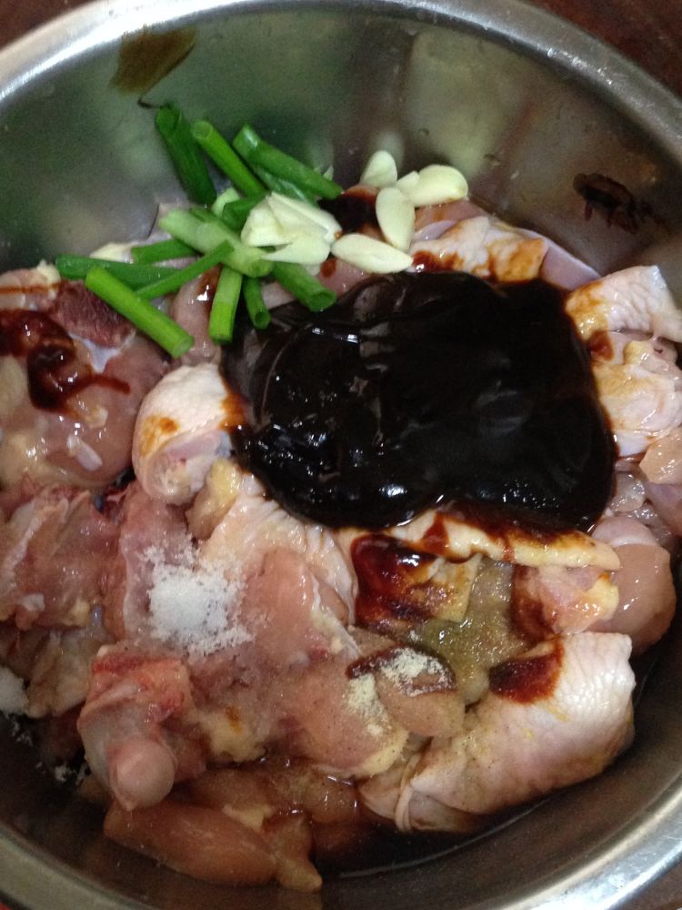 黑胡椒滑鸡煲步骤2