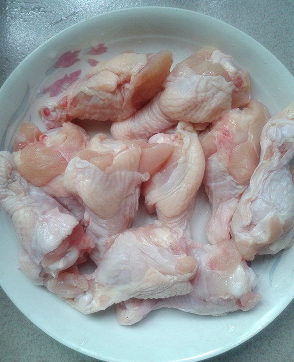 腐乳烧鸡腿步骤1