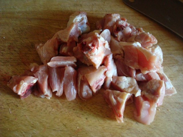 砂锅鸡腿炖萝卜土豆平步骤2