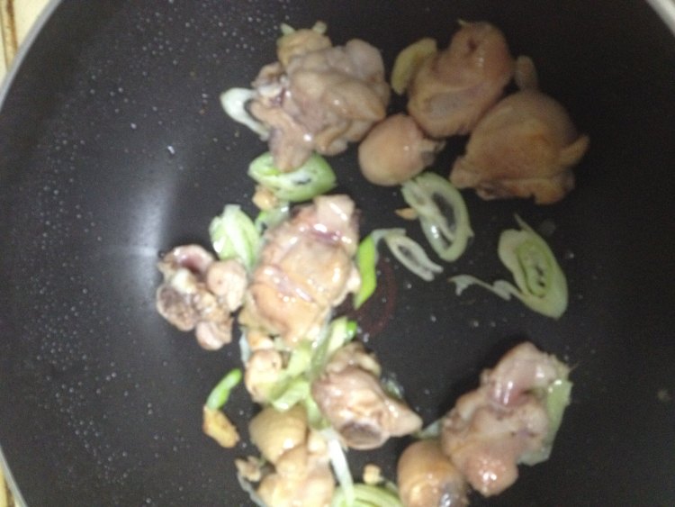 香菇鸡块步骤7