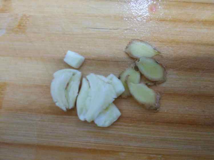 鸡腿炖鲜蘑步骤3