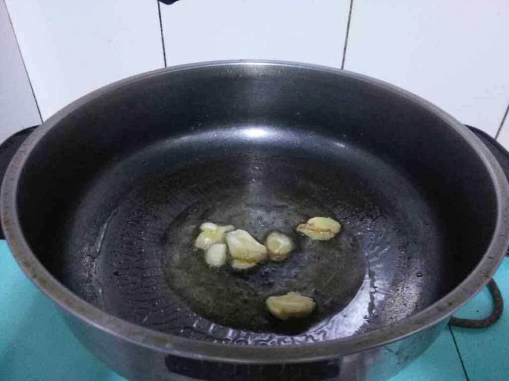 鸡腿炖鲜蘑步骤4