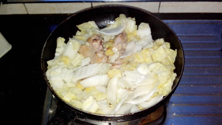 鸡腿白菜汤步骤5