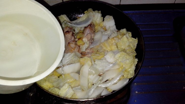 鸡腿白菜汤步骤6