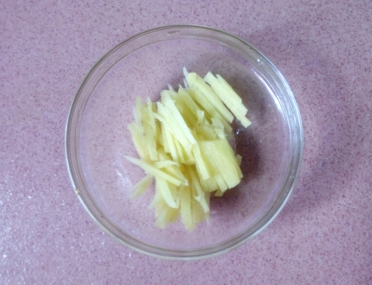 虫草花香菇蒸鸡步骤2