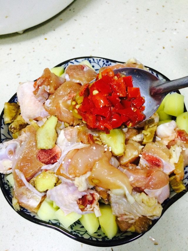 梅干菜蒸土豆鸡块步骤9