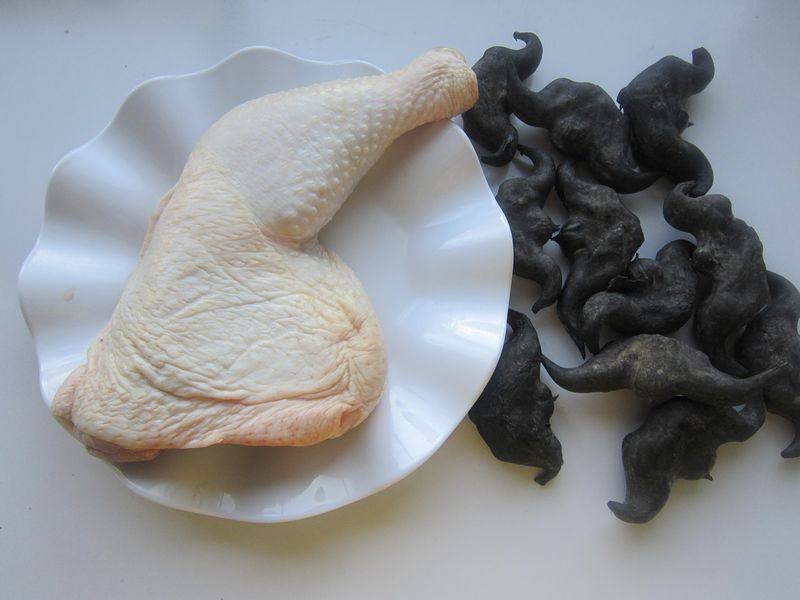 菱角烧鸡步骤1