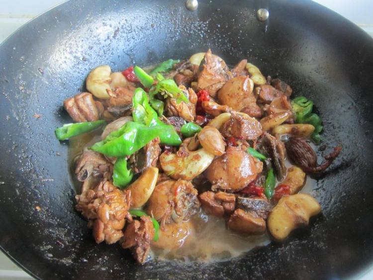 菱角烧鸡步骤11