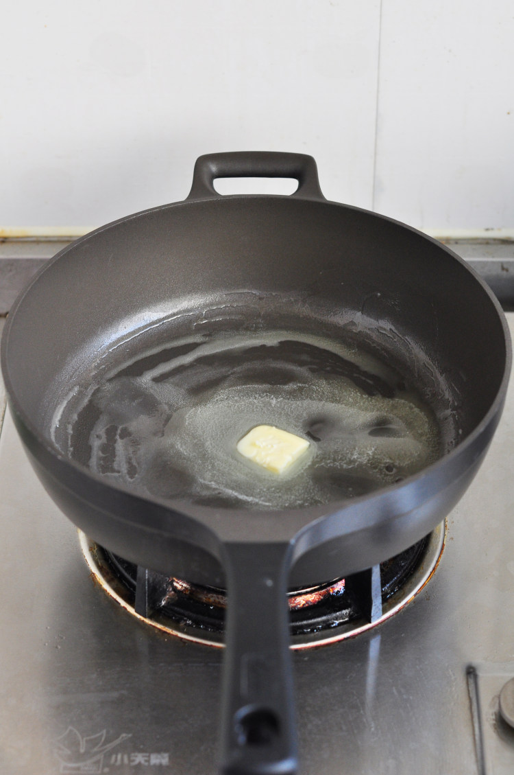 奶汁鸡肉蘑菇意面步骤3