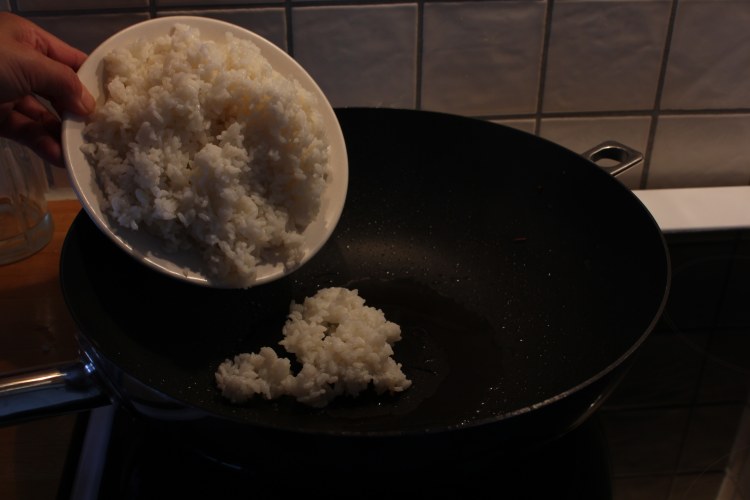 苹果鸡丝炒饭步骤5
