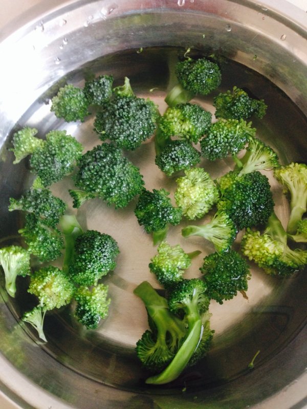 【婴儿辅食】西兰花土步骤2