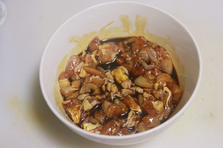 香菇鸡肉煲仔饭步骤11
