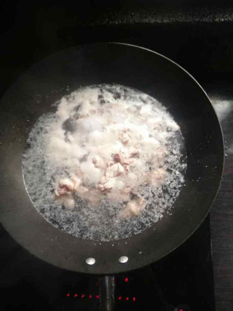 辣椒炒鸡步骤2