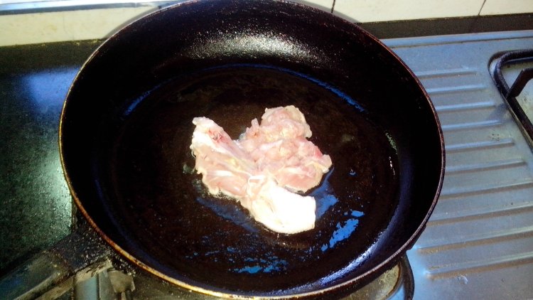 丝瓜毛豆鸡腿汤步骤3