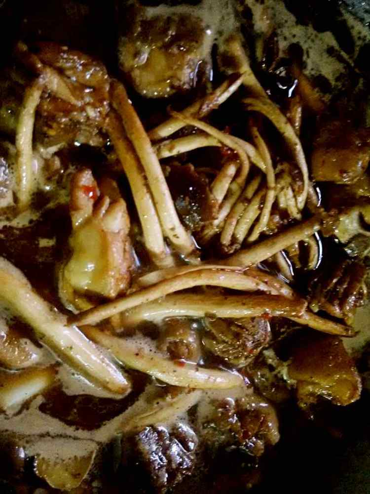 茶树菇烧鸡腿步骤7