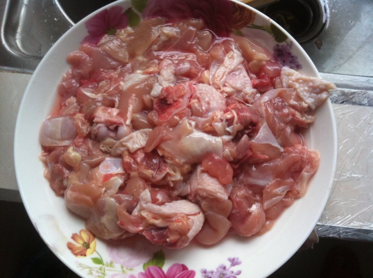啤酒土豆鸡腿煲步骤1