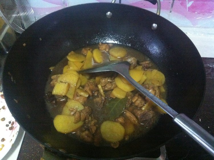 啤酒土豆鸡腿煲步骤10