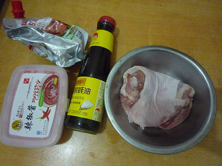 韩式辣酱煎鸡腿步骤1
