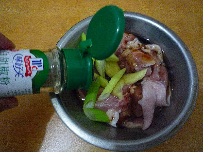 韩式辣酱煎鸡腿步骤2