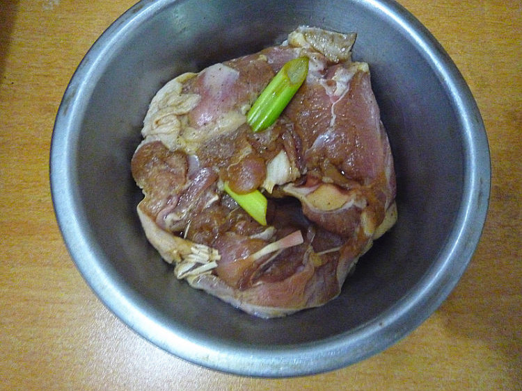 韩式辣酱煎鸡腿步骤3