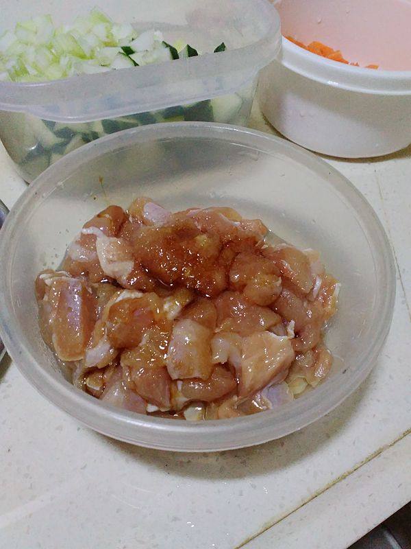 杂蔬腰果鸡丁步骤5